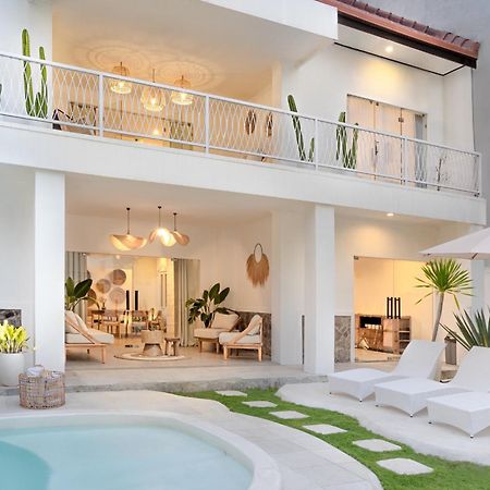 Casa De Lupe 5 Bedroom Villa In Kerobokan Семиняк Екстериор снимка