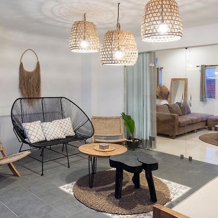 Casa De Lupe 5 Bedroom Villa In Kerobokan Семиняк Екстериор снимка