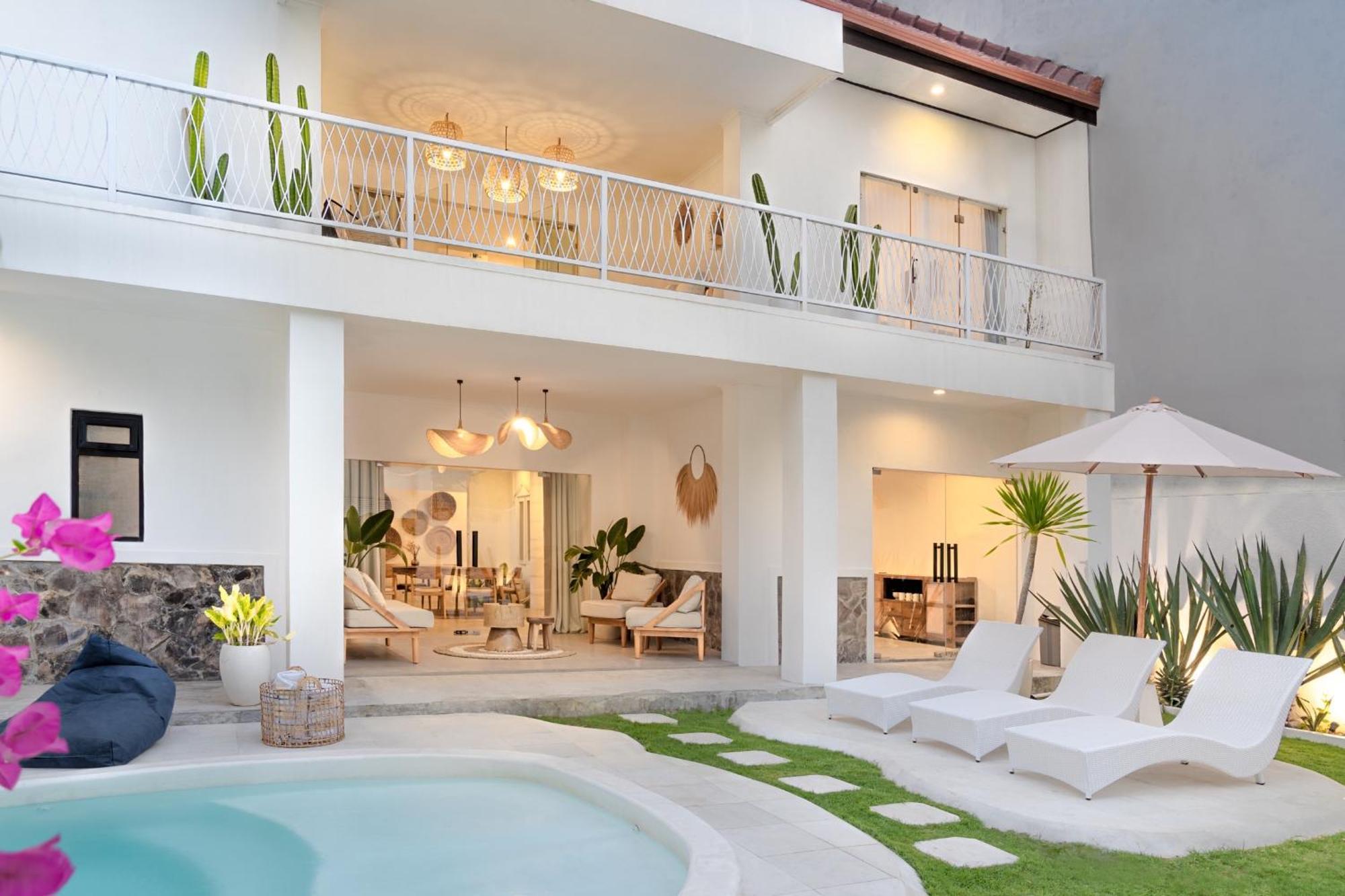 Casa De Lupe 5 Bedroom Villa In Kerobokan Семиняк Екстериор снимка