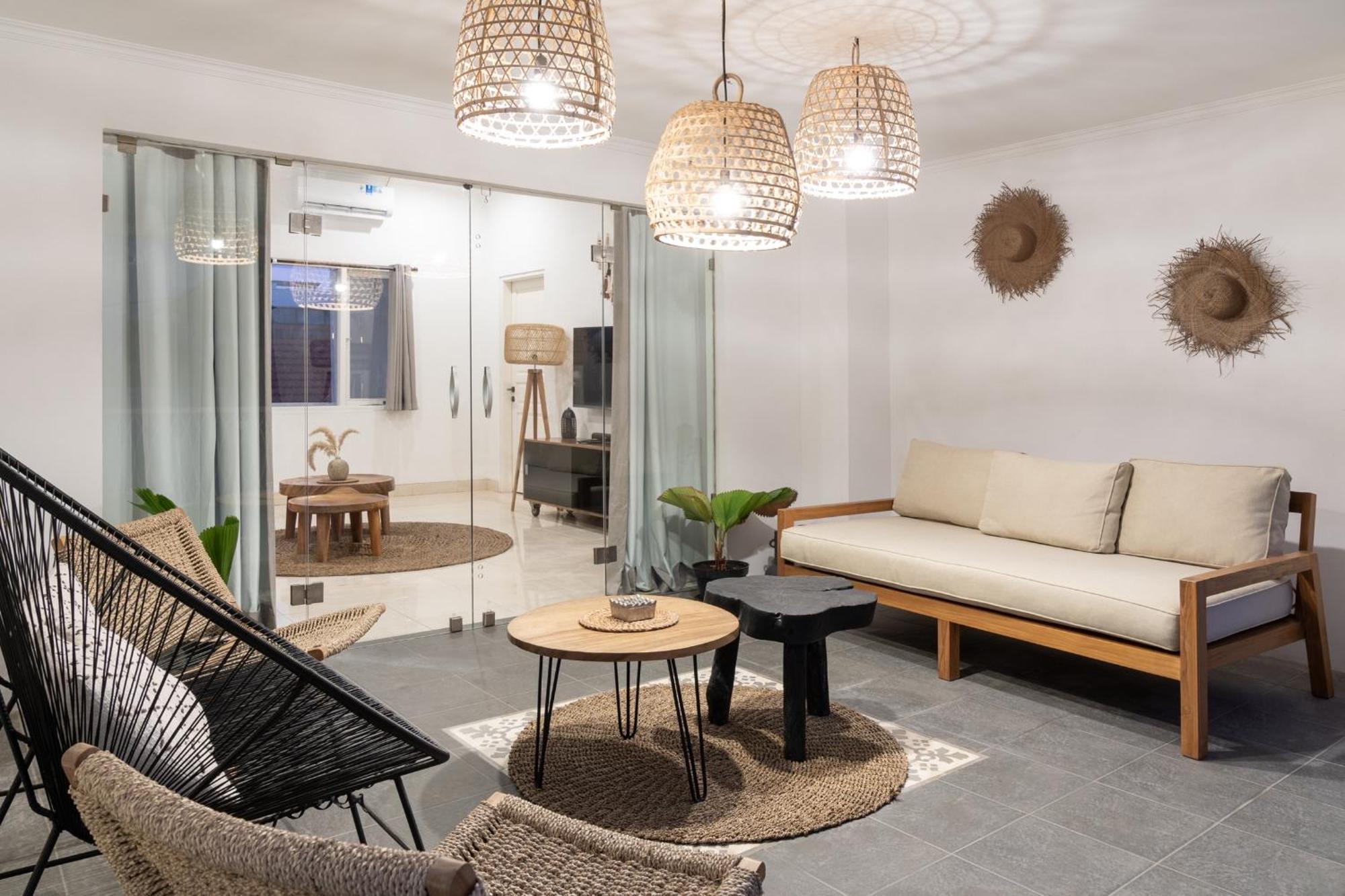 Casa De Lupe 5 Bedroom Villa In Kerobokan Семиняк Екстериор снимка