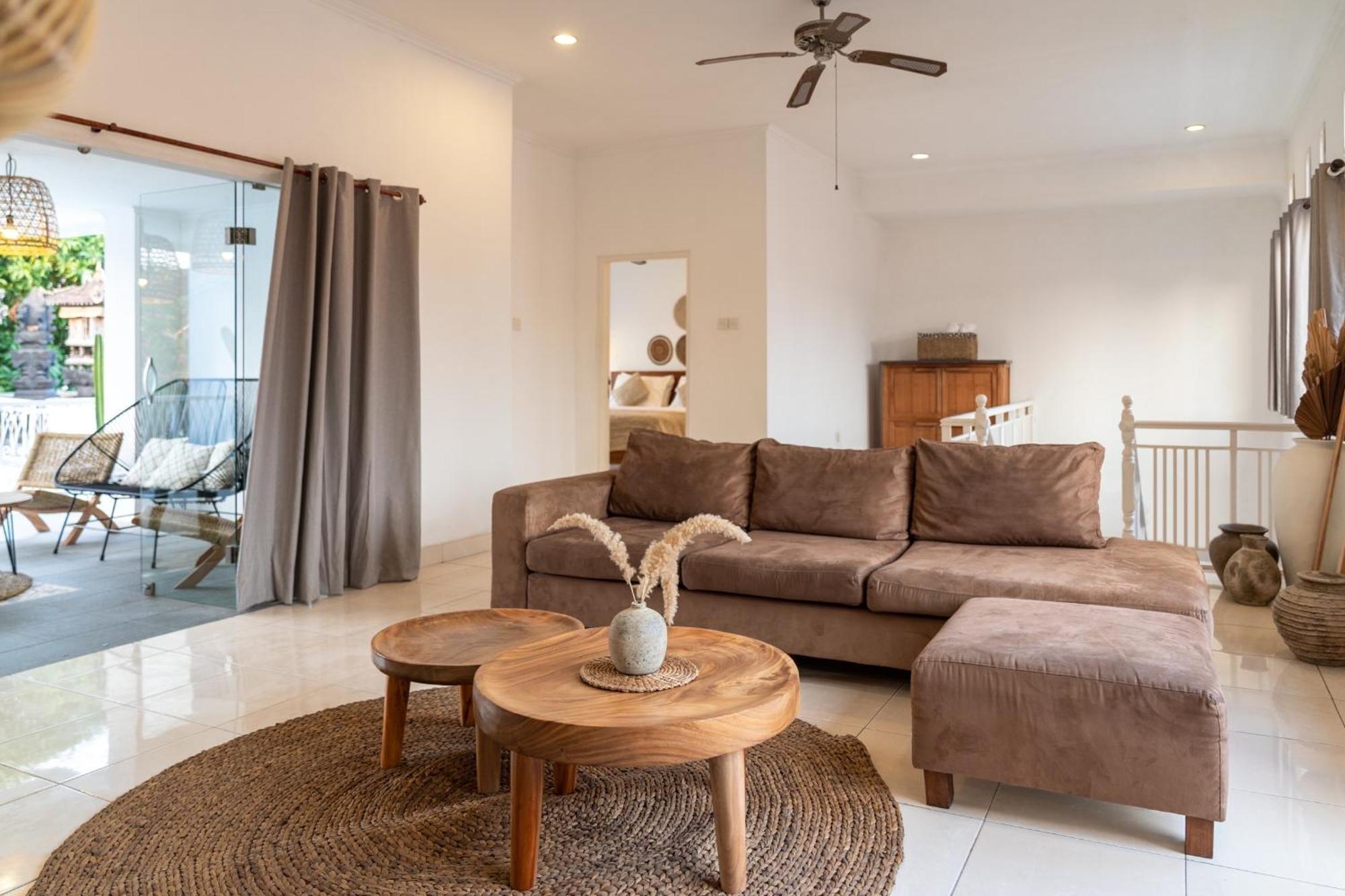 Casa De Lupe 5 Bedroom Villa In Kerobokan Семиняк Екстериор снимка